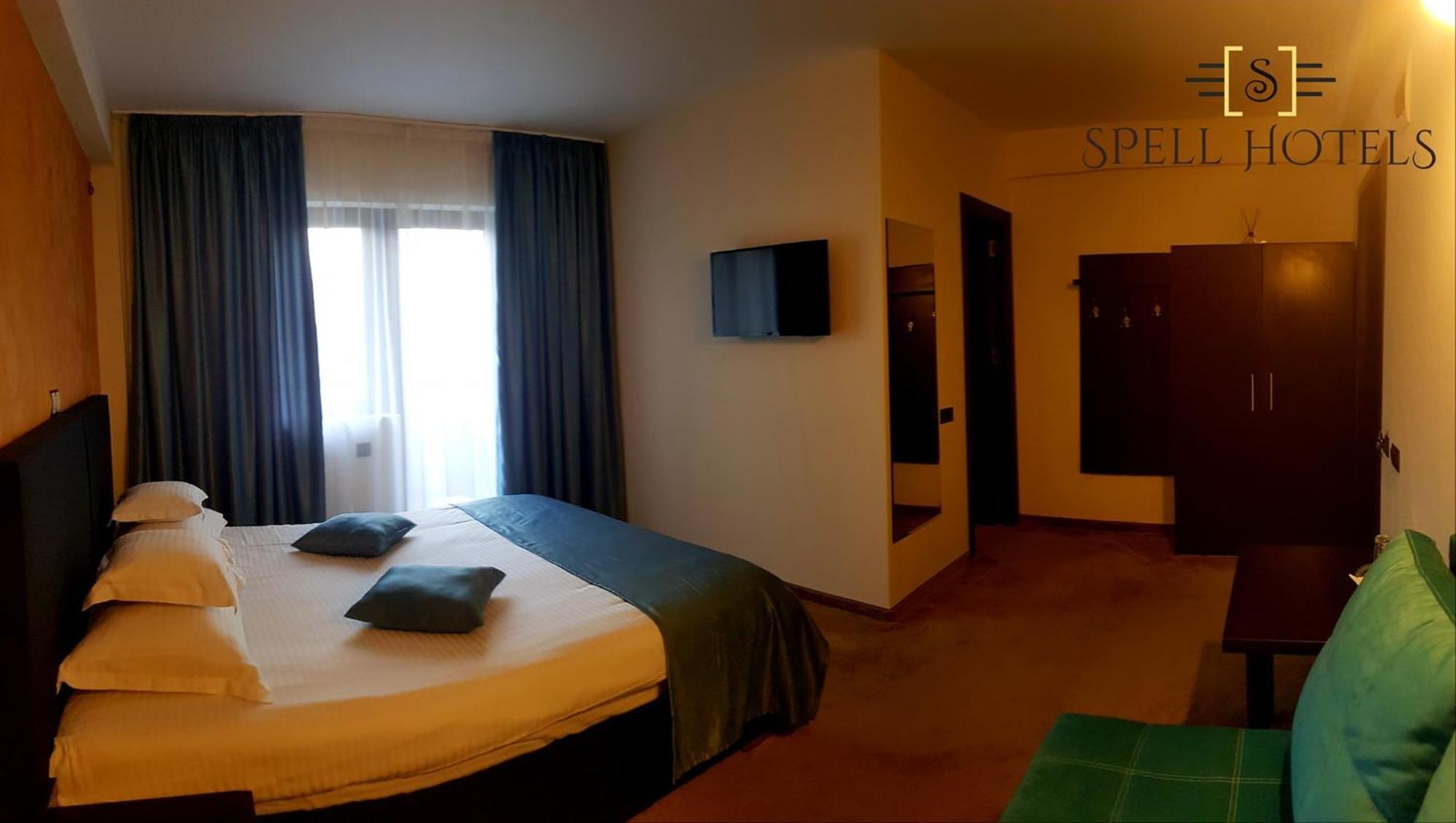 Spell Hotels Capatineni-Paminteni Exterior photo